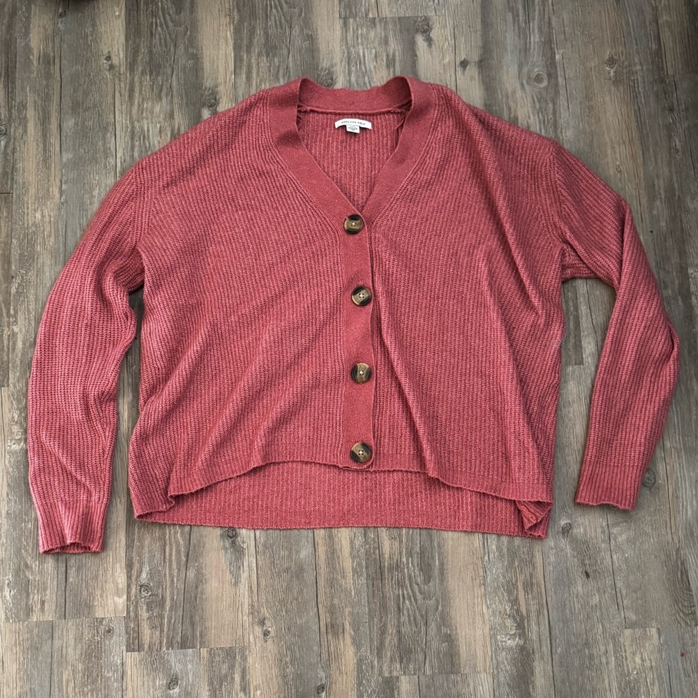 Excellent condition. Light pilling throughout; not noticeable unless up close